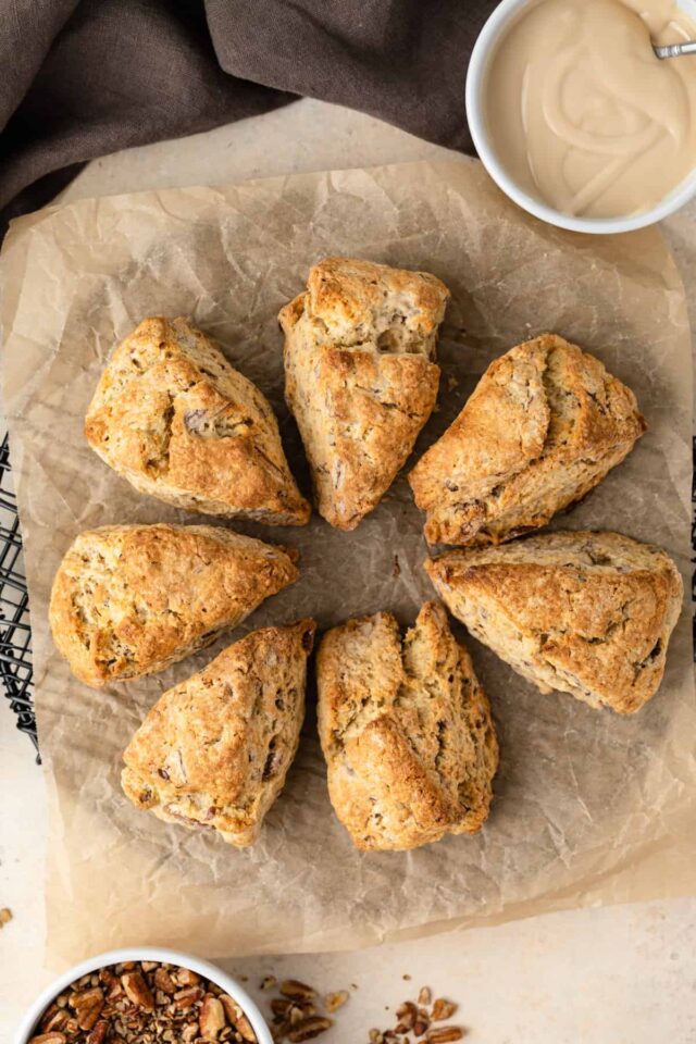 8 baked scones in a circle