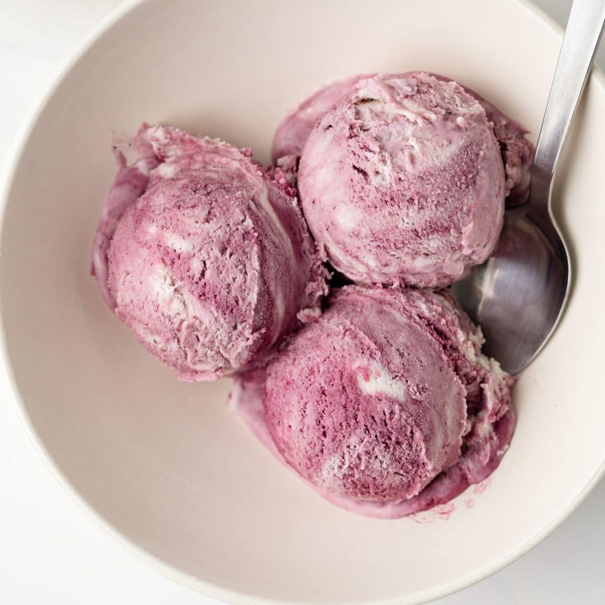 Fresh Blackberry Ice Cream (No Churn)