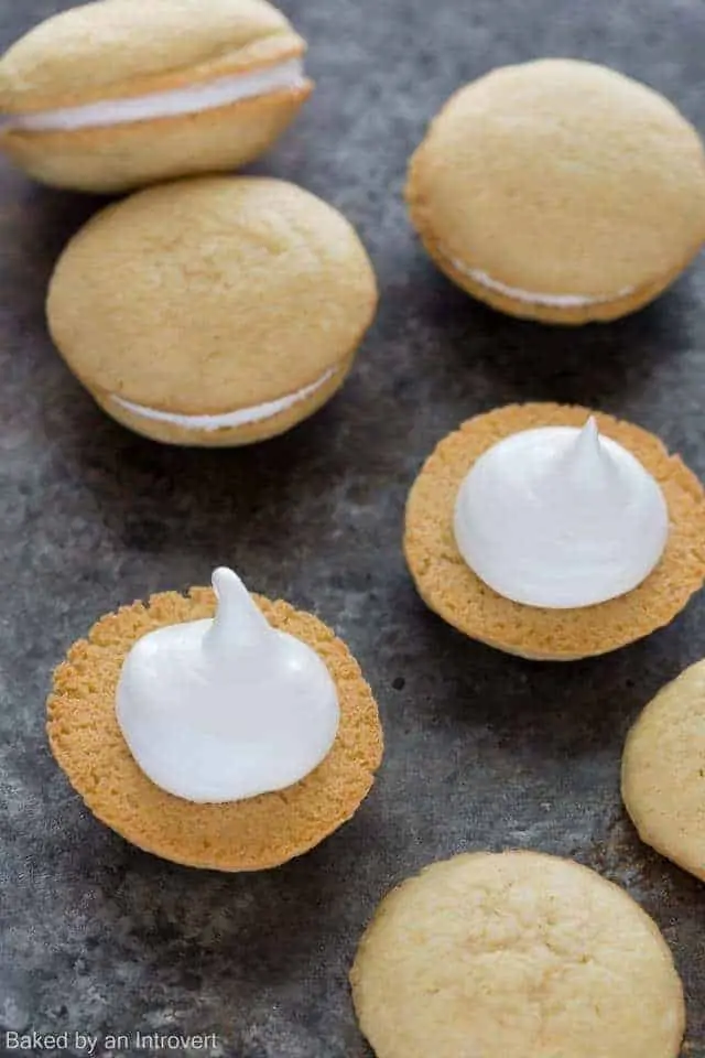 Moon pie cookies with marshmallow filling.