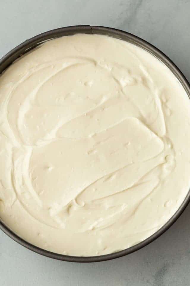 no bake cheesecake filling in a round pan