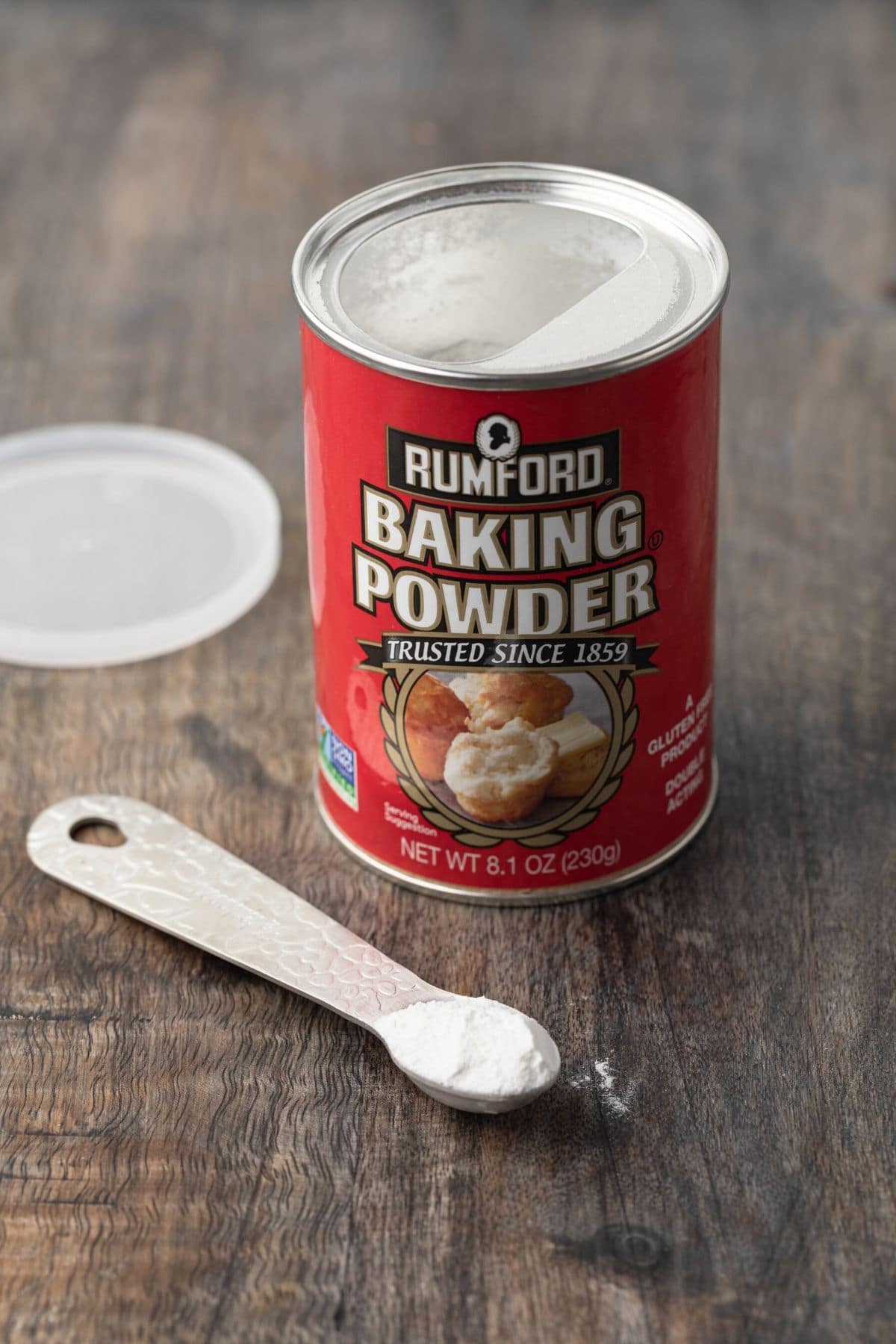 baking powder container with teaspoon