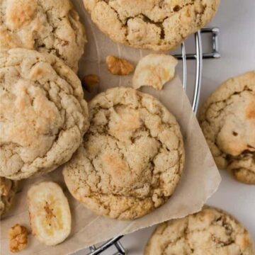Banana nut bread cookies on a wire rack
