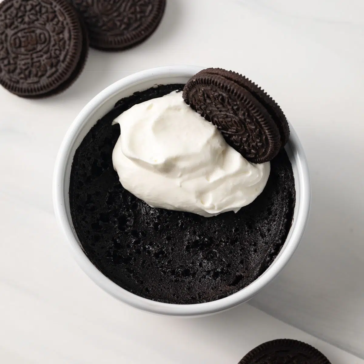 1 Minute Oreo Mug Cake (New & Improved!) - Baking Envy