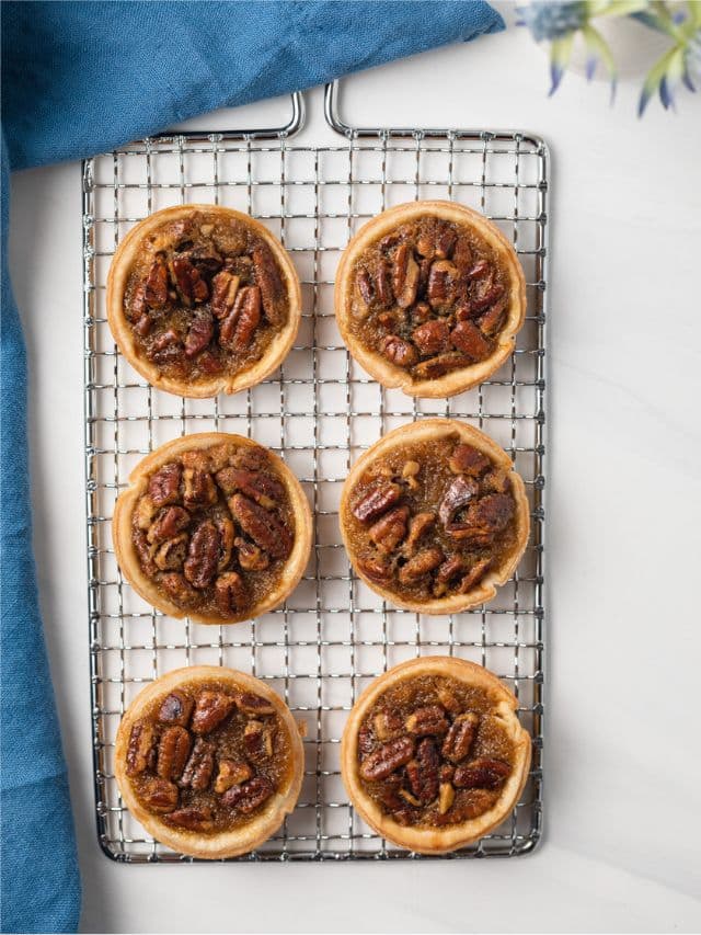 How to Make Mini Pecan Pies