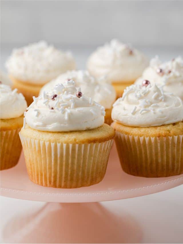 How to Make Almond Cupcakes